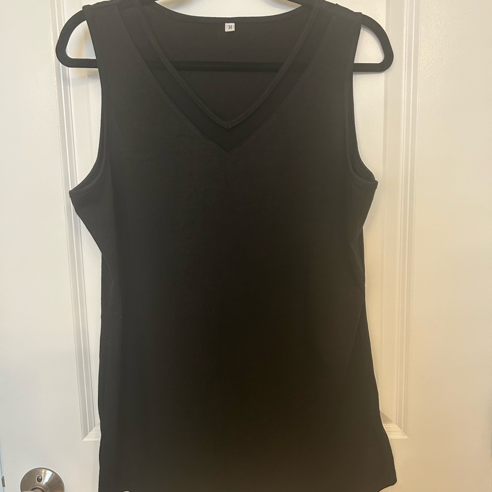 Women’s Black Sleeveless V-Neck Top Size Medium